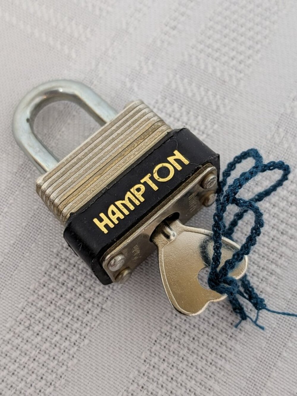 Hampton Padlock 25mm with Key Compact Vintage